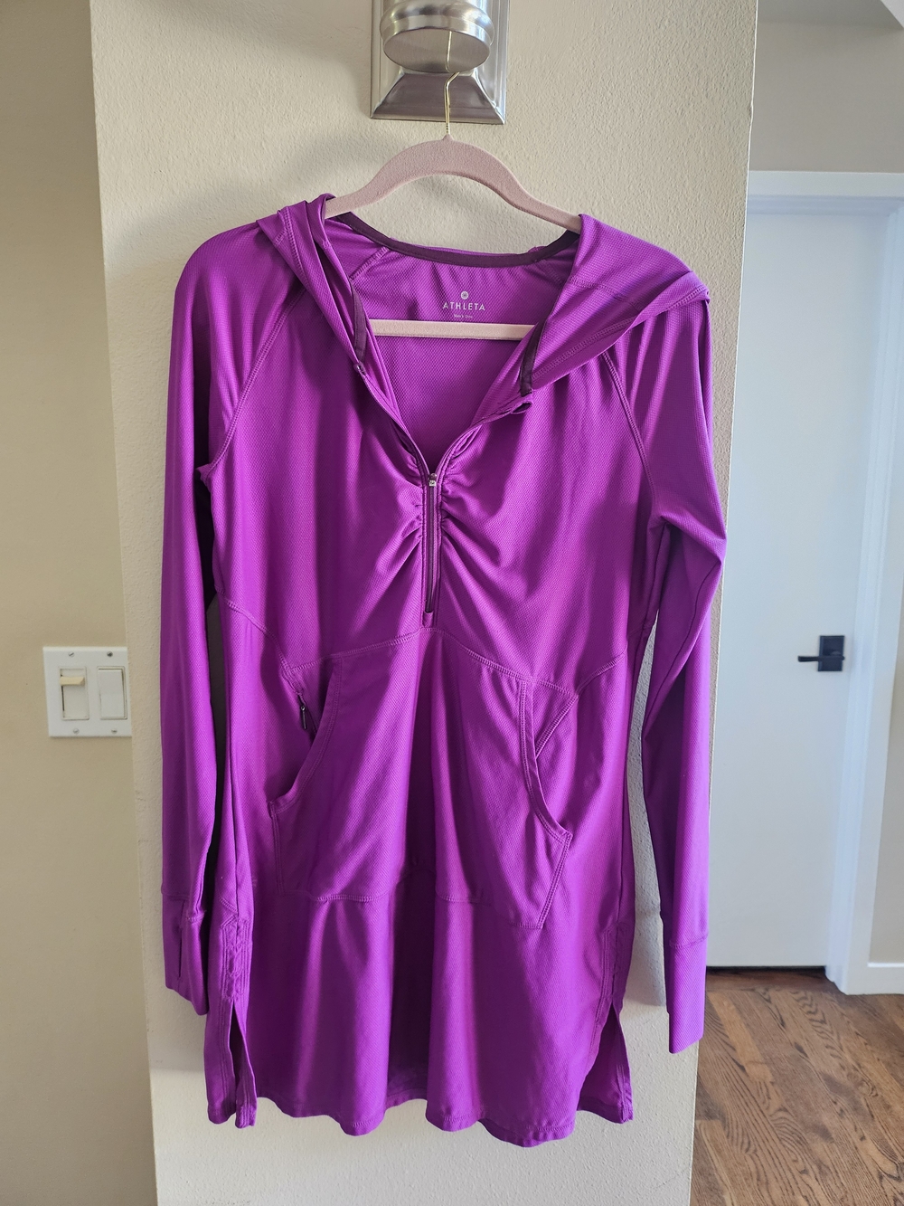 Athleta Women’s Hooded Long-Sleeve Tunic with Front Pockets Swim Cover Up